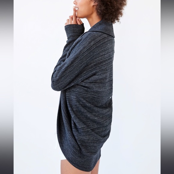 Aritzia Wilfred Diredot Sweater, Grey, M - Picture 3 of 10